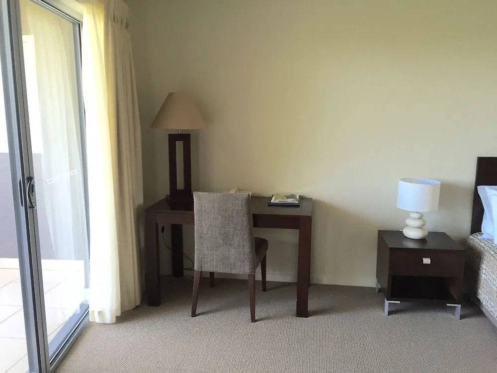****  Noosa Heads Motel Australia